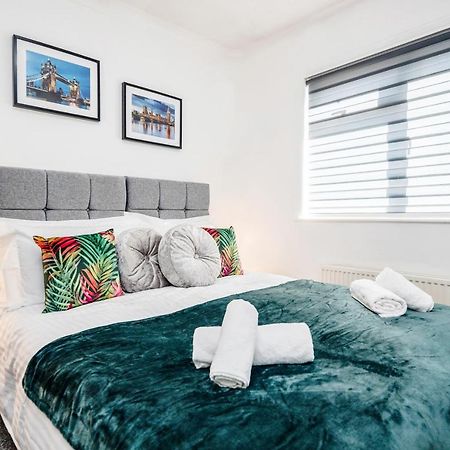 Heathrow 2-Bedroom Maisonette With Parking West Drayton  Exteriör bild