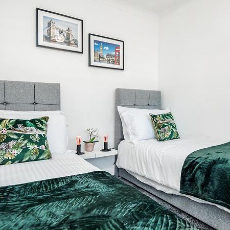 Heathrow 2-Bedroom Maisonette With Parking West Drayton  Exteriör bild