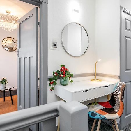 Heathrow 2-Bedroom Maisonette With Parking West Drayton  Exteriör bild