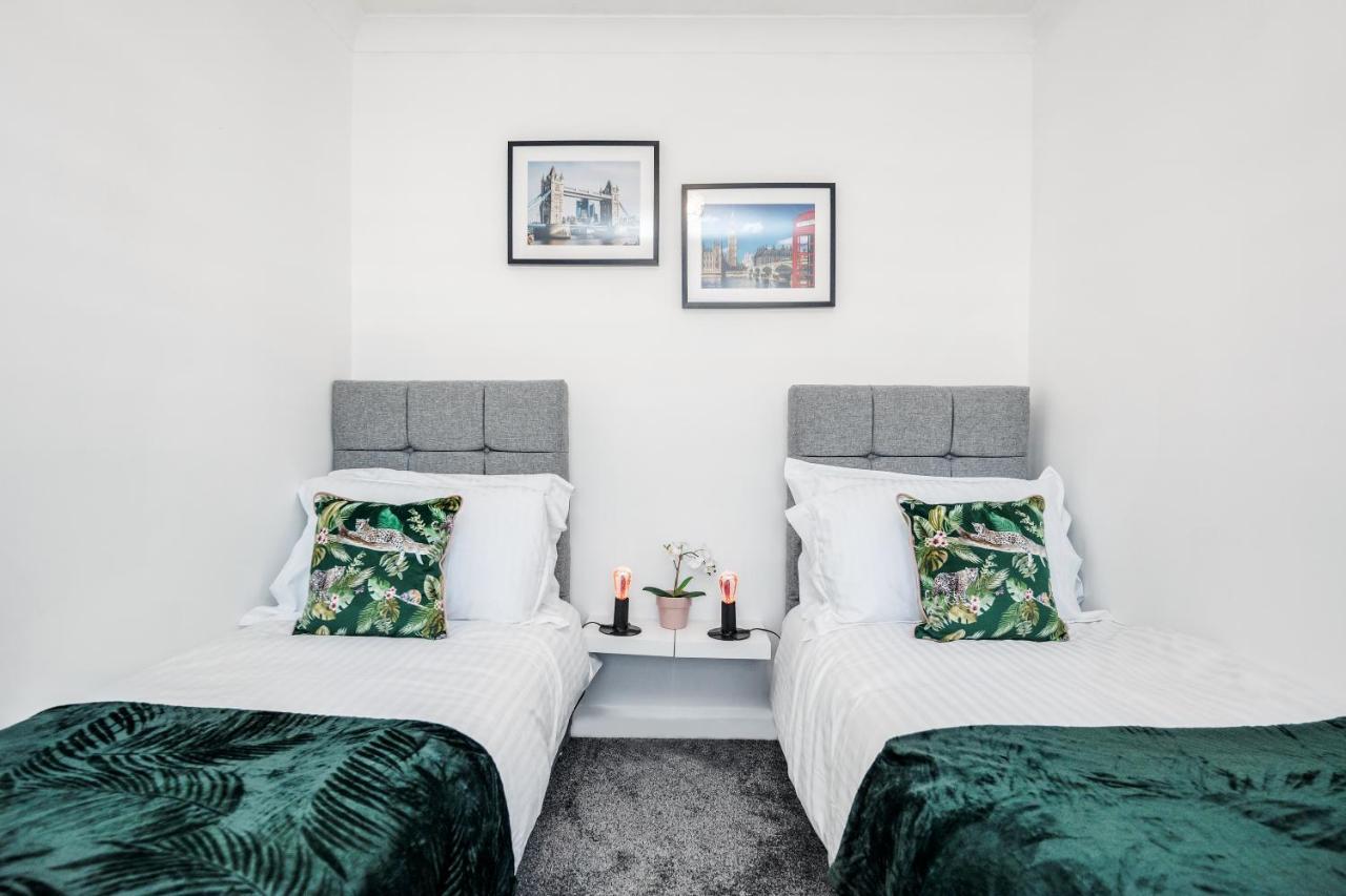 Heathrow 2-Bedroom Maisonette With Parking West Drayton  Exteriör bild
