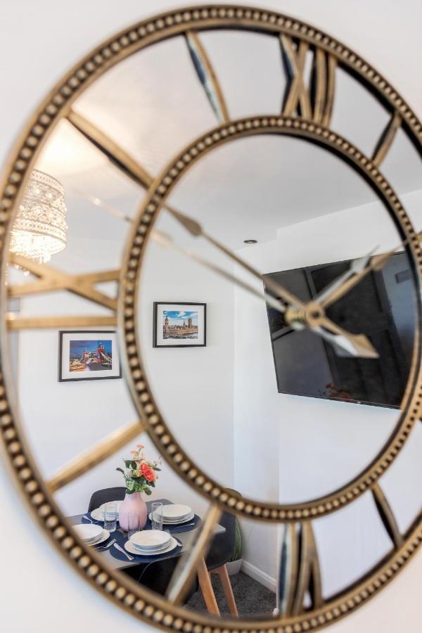 Heathrow 2-Bedroom Maisonette With Parking West Drayton  Exteriör bild