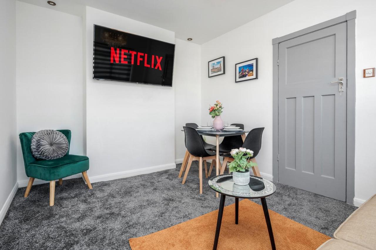 Heathrow 2-Bedroom Maisonette With Parking West Drayton  Exteriör bild