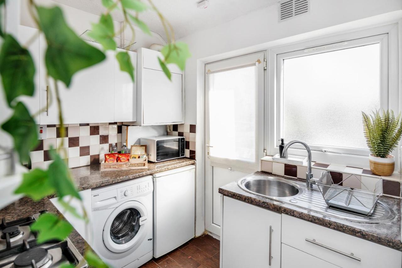 Heathrow 2-Bedroom Maisonette With Parking West Drayton  Exteriör bild