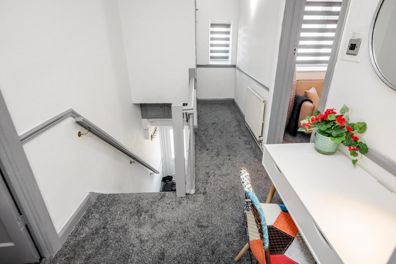 Heathrow 2-Bedroom Maisonette With Parking West Drayton  Exteriör bild