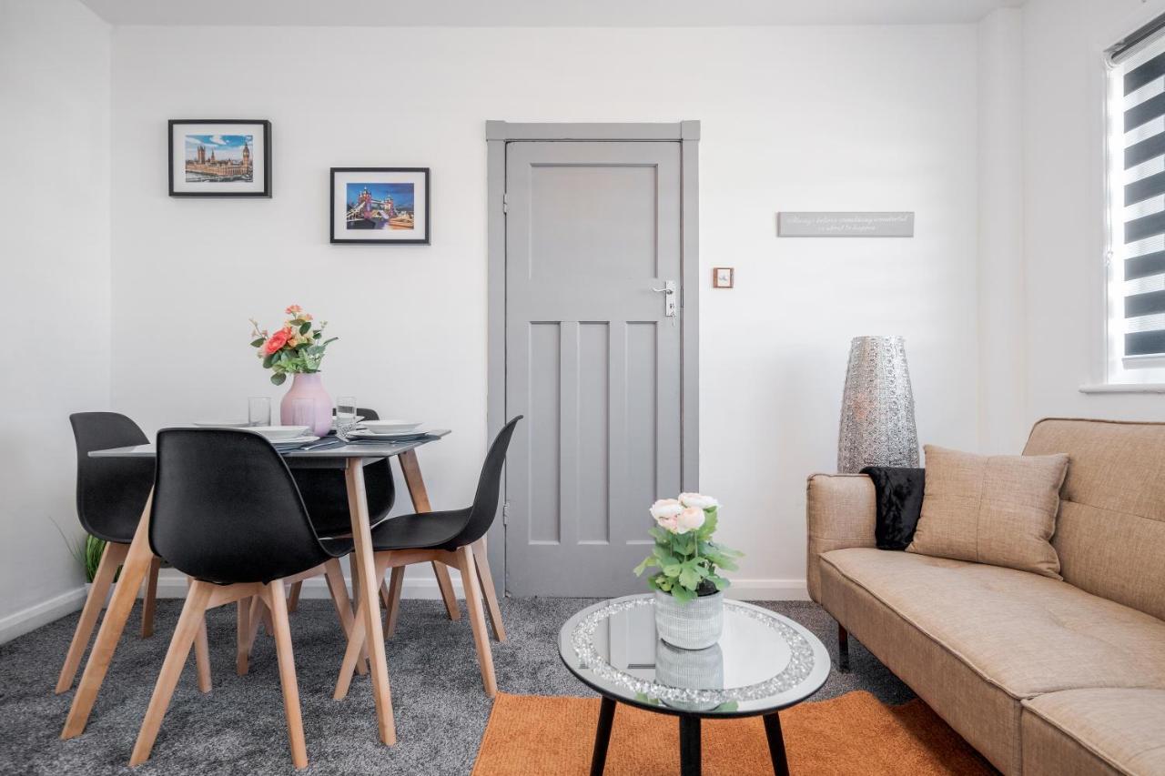 Heathrow 2-Bedroom Maisonette With Parking West Drayton  Exteriör bild