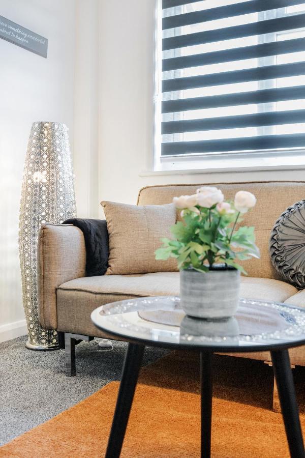 Heathrow 2-Bedroom Maisonette With Parking West Drayton  Exteriör bild